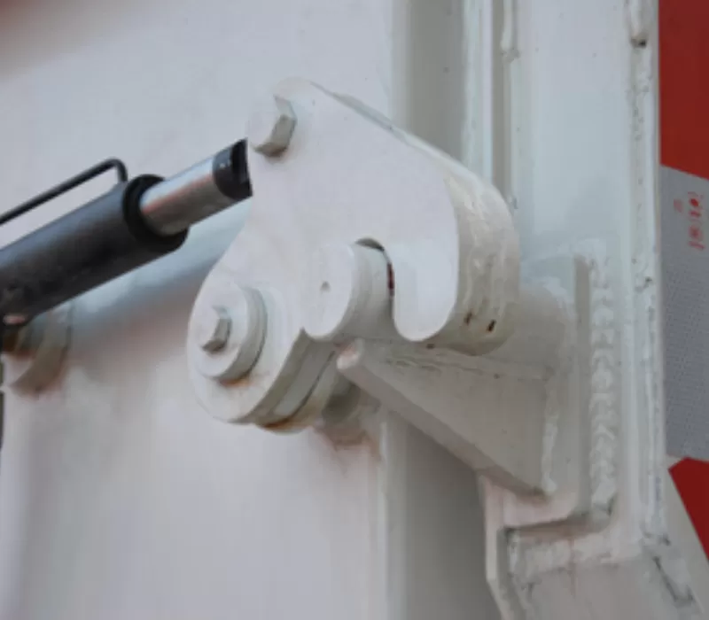 Hydraulic Side Locking Hook System